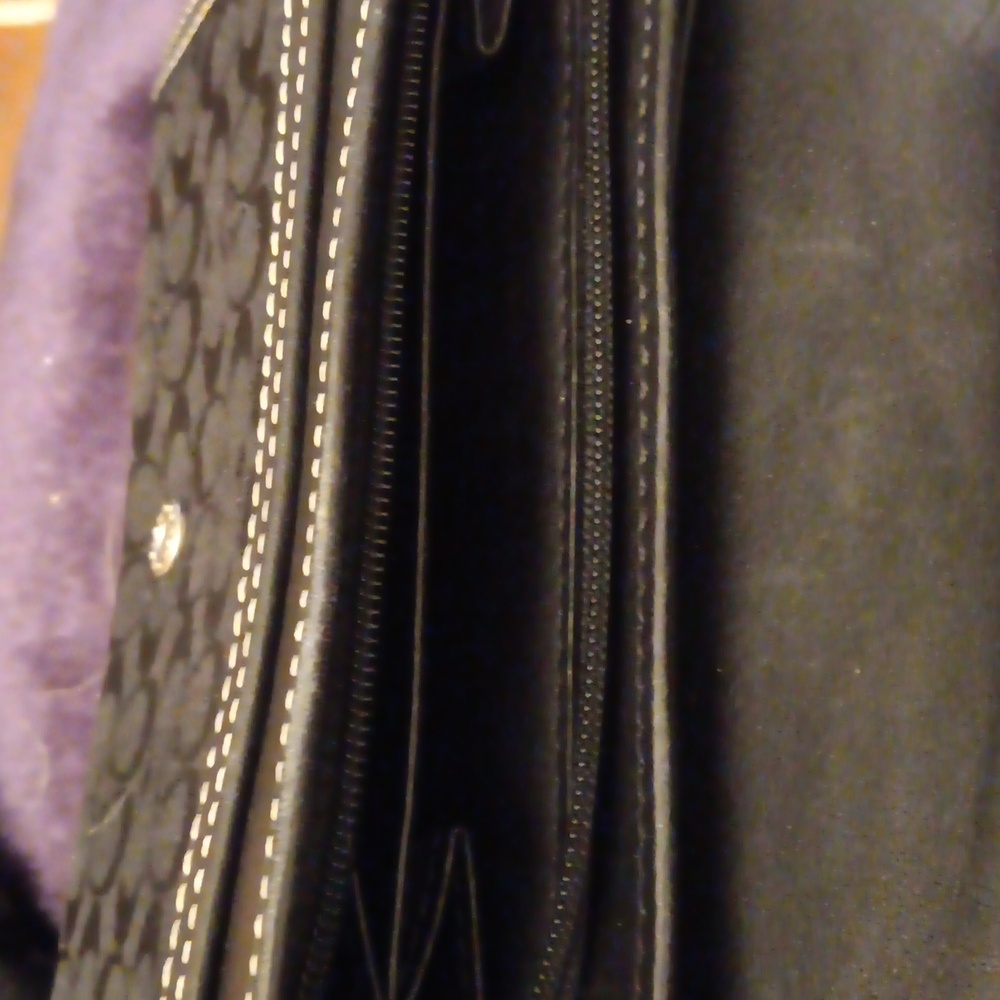 Vintage Coach Black Wallet with White Stitching - Picture 4 of 4